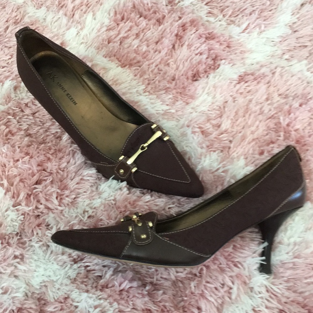 Brown heels with gold accent